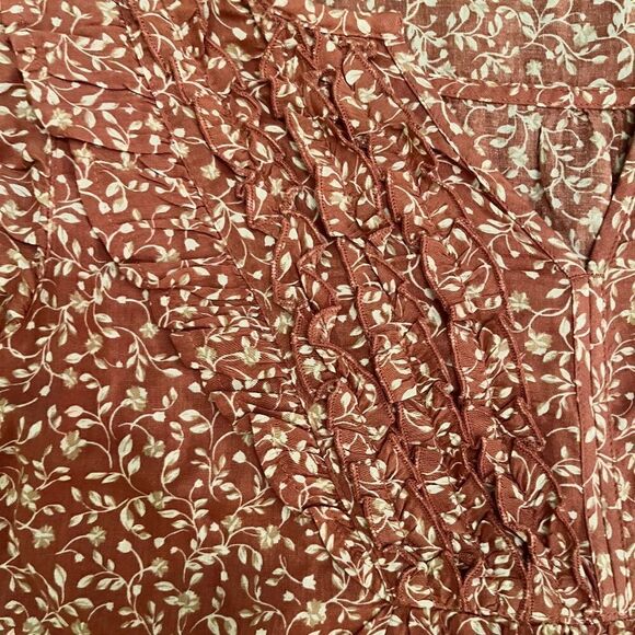 Old Navy XL Pink Floral Top Light And Airy Ruffles - Picture 6 of 13